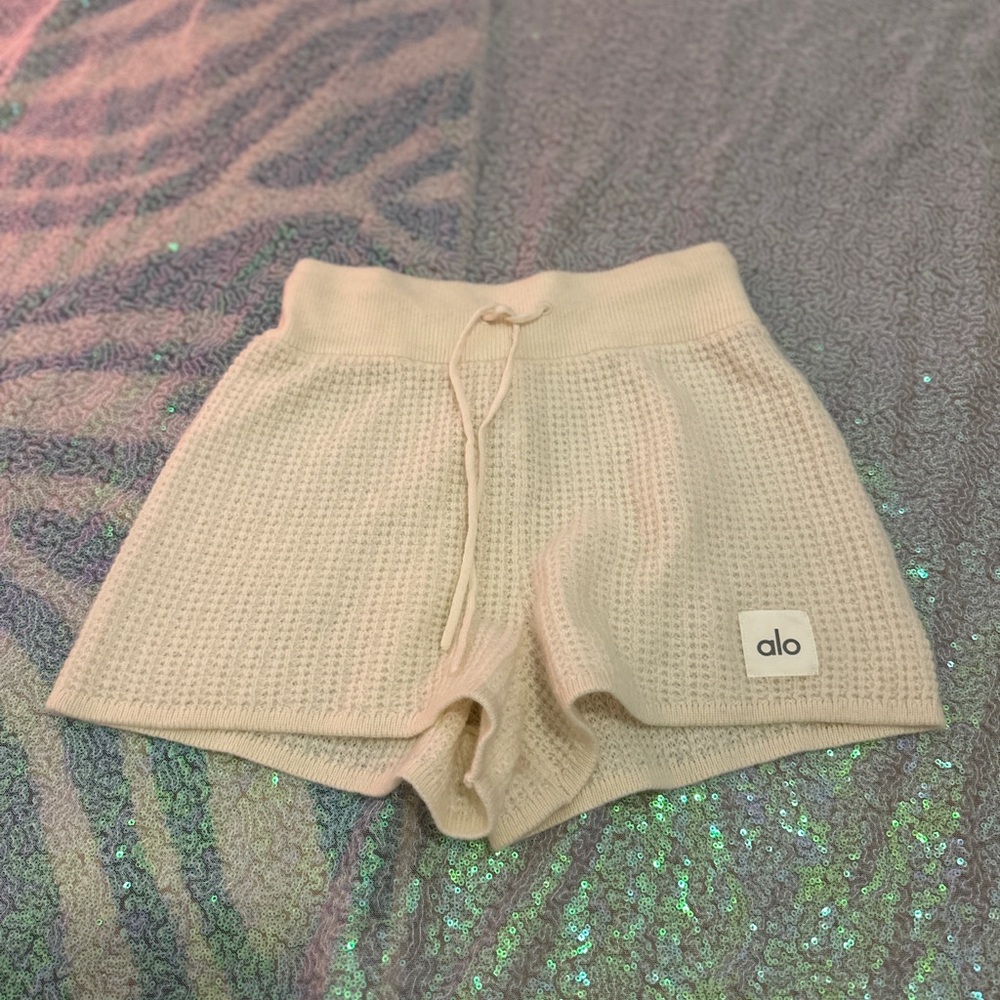 Alo Yoga - Cashmere plush waffle short - ivory - xxs